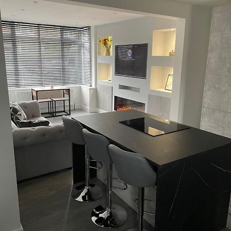 Va Home Stay - Close To Luton Airport, M1 & A505 Extérieur photo
